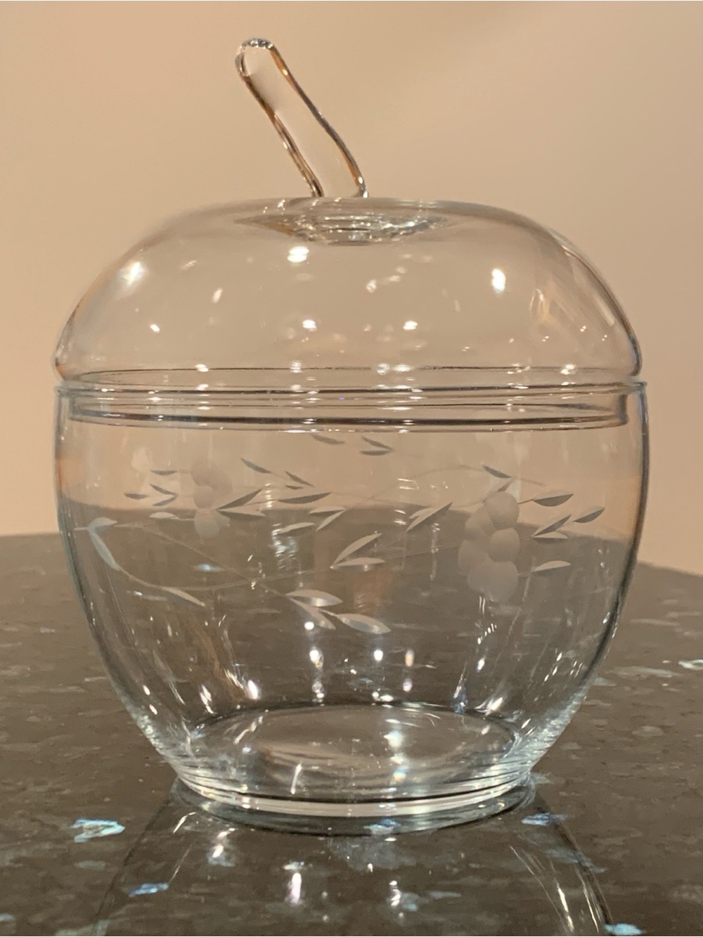 Vtg Princess House Heritage crystal apple shaped candy dish covered bowl #434
